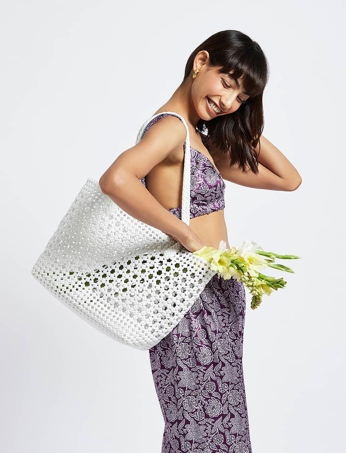 Amelia White Straw Basket Bag - QUERATED